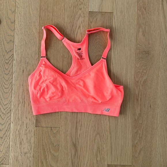 New Balance Sports Bra Size M - Picture 1 of 3